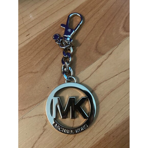Michael Kors Silver Tone Key Chain Keychain Logo Circular Bag Charm Pendant Fob - Picture 1 of 6